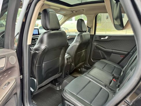 Used 2020 Ford Escape Titanium AWD/4WD image 21