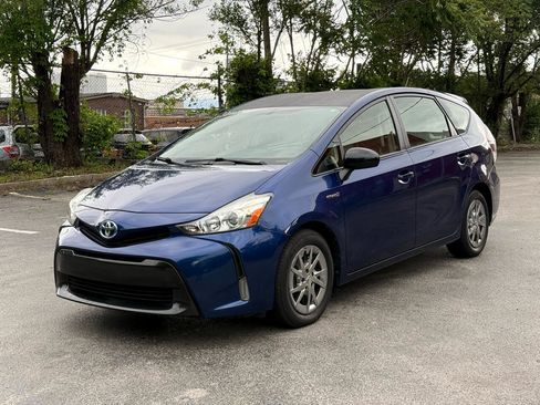 Used 2016 Toyota Prius V Four image 4