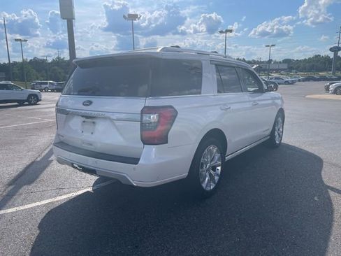 Used 2018 Ford Expedition Platinum RWD image 3