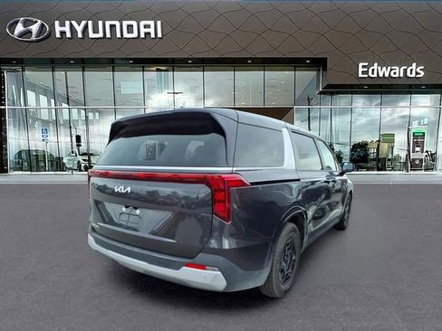 Used 2025 Kia Carnival FWD image 6