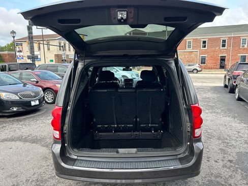 Used 2019 Dodge Grand Caravan GT FWD image 4