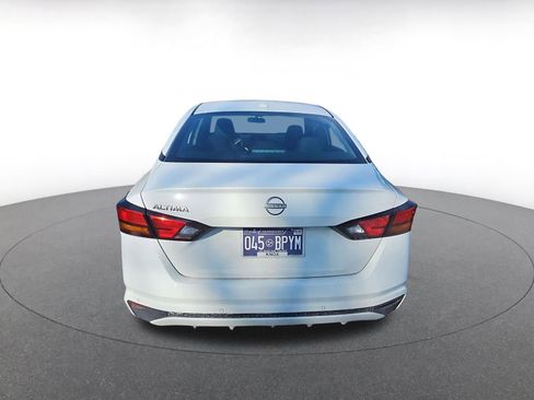 Used 2025 Nissan Altima 2.5 SV image 5