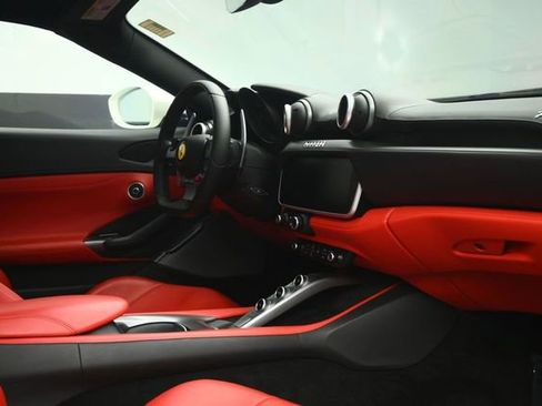 Used 2020 Ferrari Portofino RWD image 12