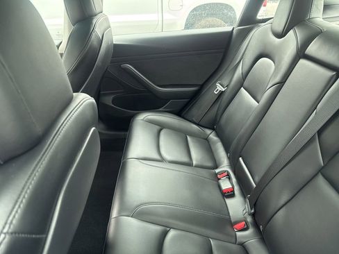 Used 2021 Tesla Model 3 Standard Range Plus RWD image 8