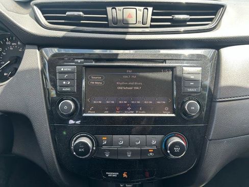 Used 2020 Nissan Rogue S w/ Special Edition Package AWD/4WD image 11