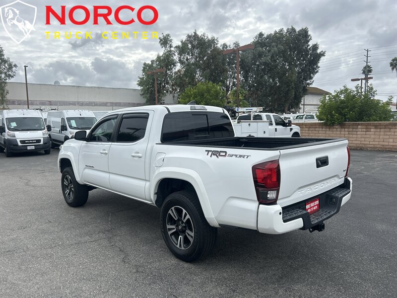 Used 2018 Toyota Tacoma TRD Sport w/ Technology Package RWD image 6