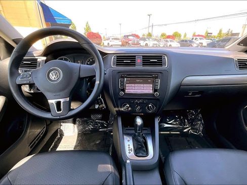 Used 2013 Volkswagen Jetta TDI FWD image 16