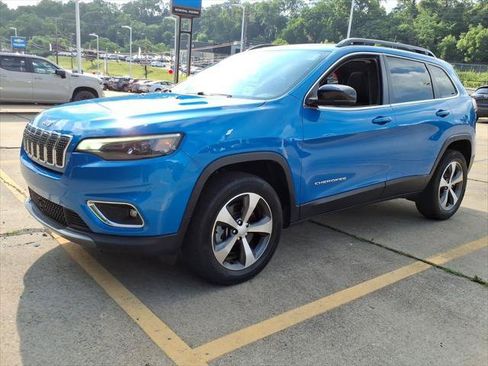 Used 2022 Jeep Cherokee Limited w/ Mopar Interior Package AWD/4WD image 4