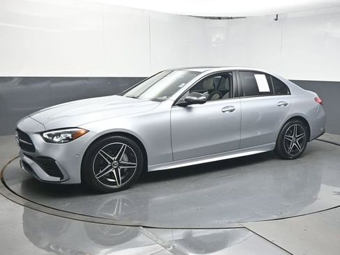 Used 2025 Mercedes-Benz C 300 Sedan image 4