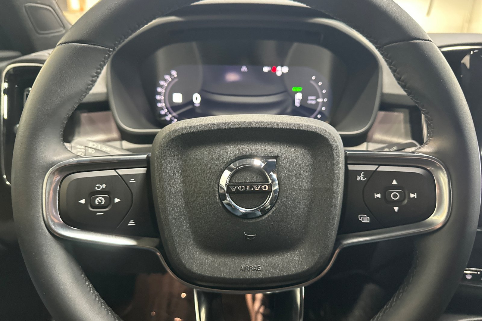 Certified 2023 Volvo C40 P8 Recharge Plus w/ Protection Package Premier AWD/4WD image 25