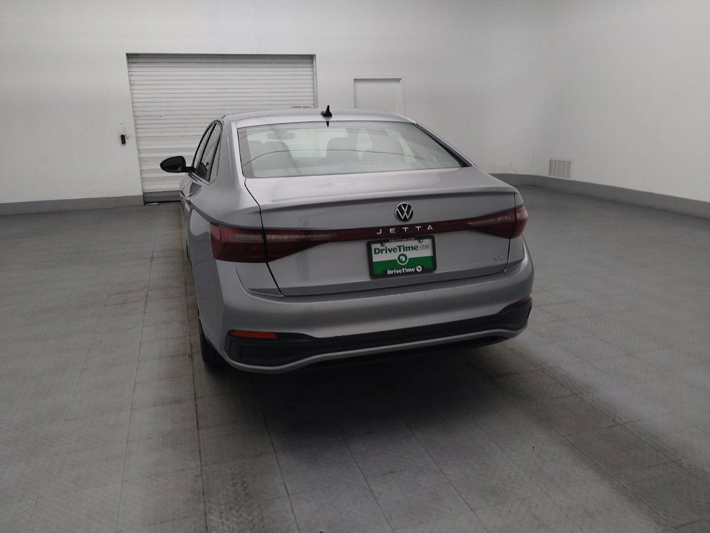 Used 2025 Volkswagen Jetta SE FWD image 6