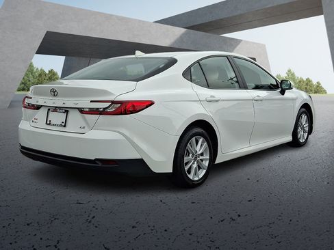 Used 2025 Toyota Camry LE FWD image 6
