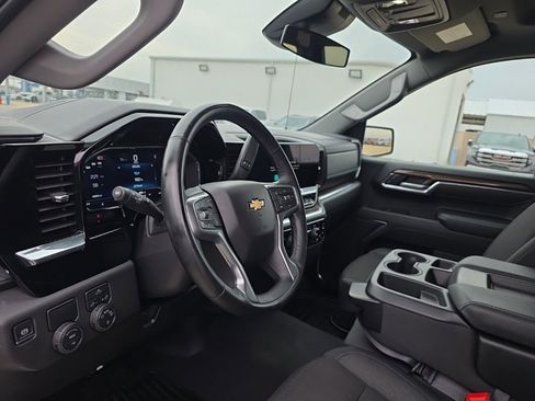 Used 2025 Chevrolet Silverado 1500 LT image 12