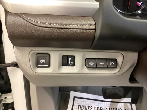 Used 2021 GMC Acadia SLT w/ Technology Package image 23