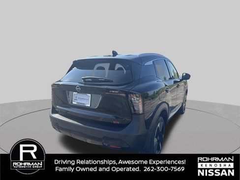 Used 2025 Nissan Kicks SR FWD image 6