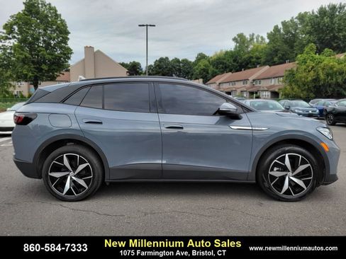 Used 2024 Volkswagen ID.4 Pro S image 6