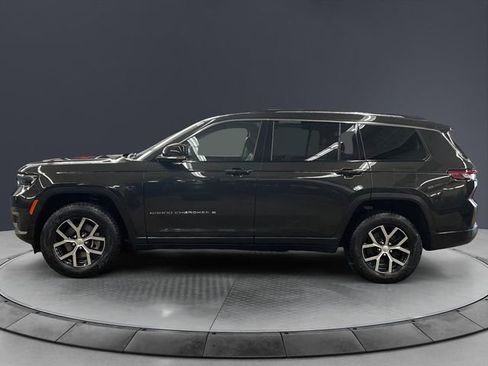 Used 2023 Jeep Grand Cherokee L Limited AWD/4WD image 2