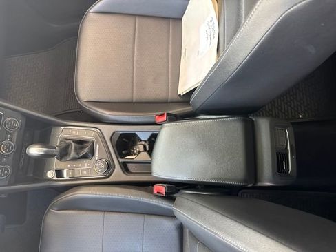 Used 2018 Volkswagen Tiguan SEL image 26