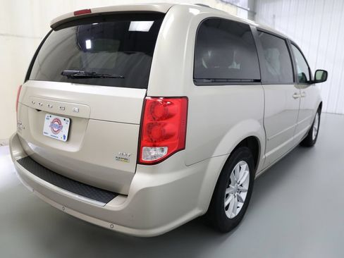 Used 2016 Dodge Grand Caravan SXT w/ Rear Park Assist Package FWD image 21