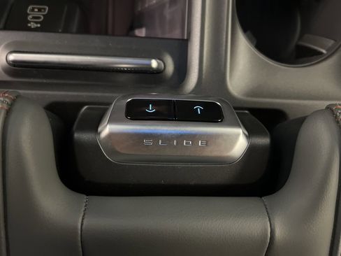 New 2025 Ford Expedition Active image 16