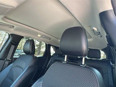 New 2025 Ford Escape SE image 31