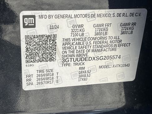 Used 2025 GMC Sierra 1500 SLT AWD/4WD image 15