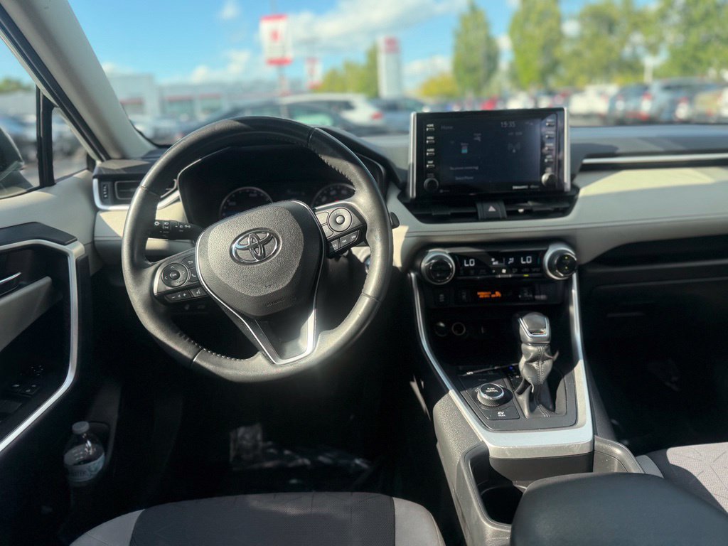 Used 2021 Toyota RAV4 XLE w/ Convenience Package AWD/4WD image 23