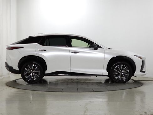 Certified 2023 Lexus RZ 450e Premium w/ Technology Package image 11