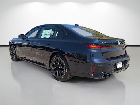 New 2026 BMW 760i xDrive image 5