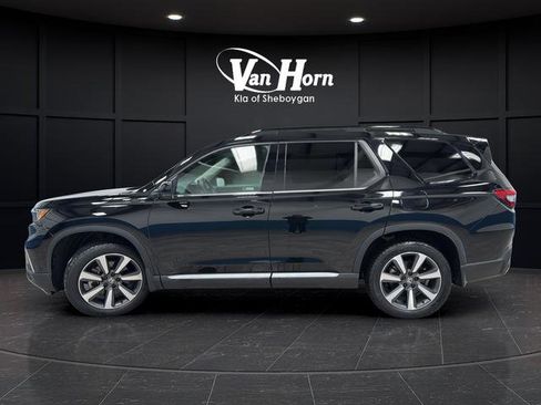 Used 2023 Honda Pilot Touring image 4