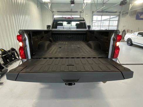 Used 2025 Chevrolet Silverado 2500 LT AWD/4WD image 16