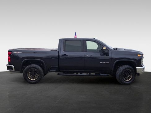 Used 2024 Chevrolet Silverado 2500 LT image 4