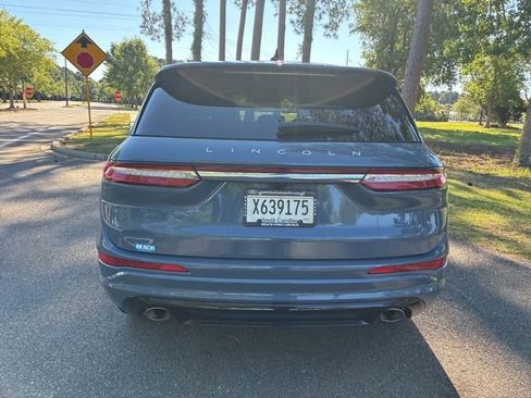 Certified 2025 Lincoln Corsair FWD w/ Equipment Group 101A image 4