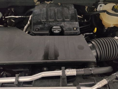 Used 2021 Chevrolet Silverado 1500 LT AWD/4WD image 30