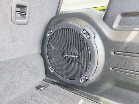 Used 2023 Jeep Wrangler Unlimited Sahara w/ Cold Weather Group AWD/4WD image 15
