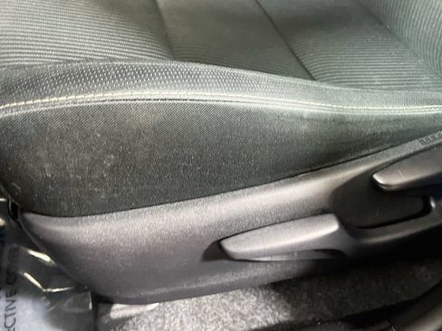 Used 2014 Toyota RAV4 XLE AWD/4WD image 17