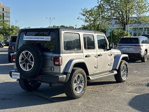 Used 2018 Jeep Wrangler Unlimited Sahara AWD/4WD image 3