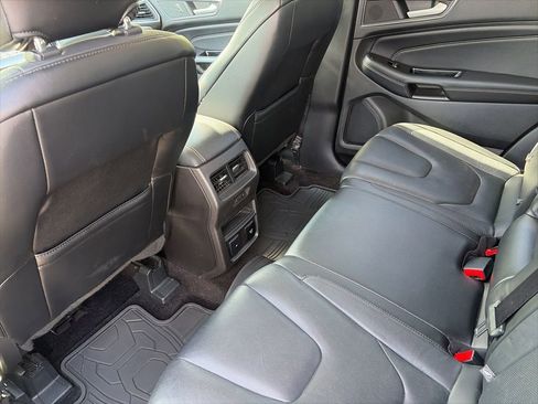 Used 2016 Ford Edge Titanium w/ Equipment Group 302A AWD/4WD image 19