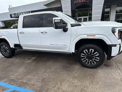 Certified 2024 GMC Sierra 2500 Denali Ultimate AWD/4WD image 39