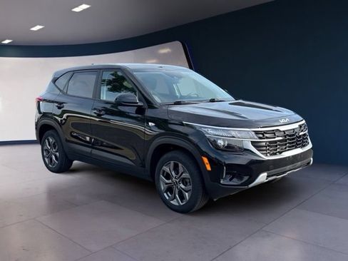 Certified 2024 Kia Seltos LX AWD/4WD image 7