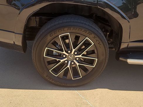 Used 2024 Lexus GX 550 AWD/4WD image 6