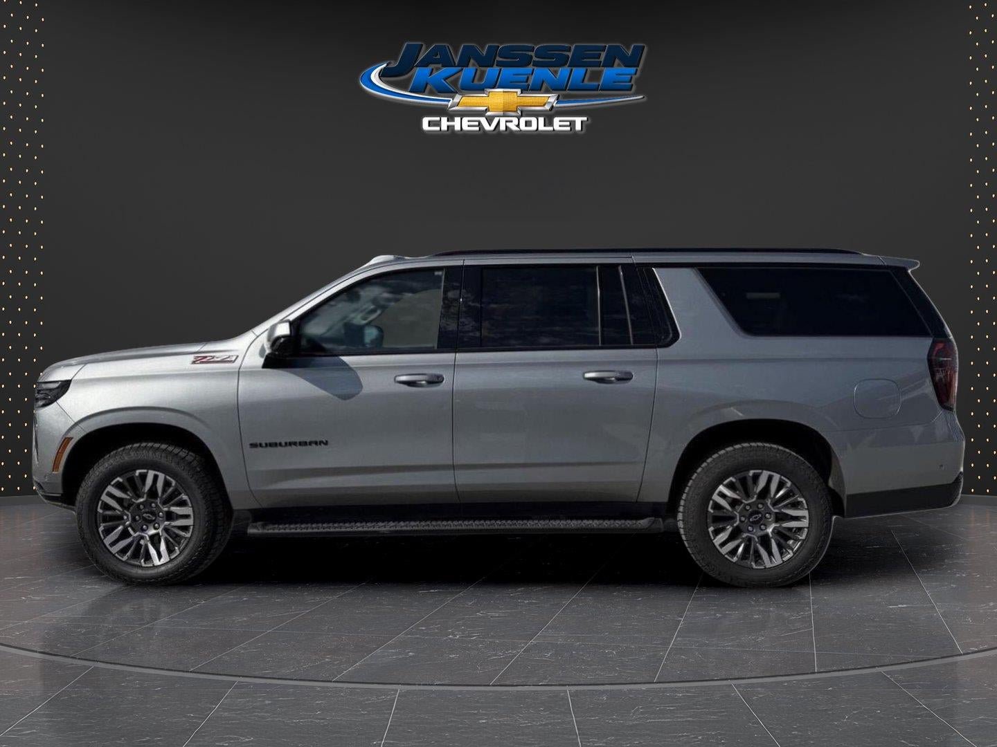 Used 2025 Chevrolet Suburban Z71 AWD/4WD image 2