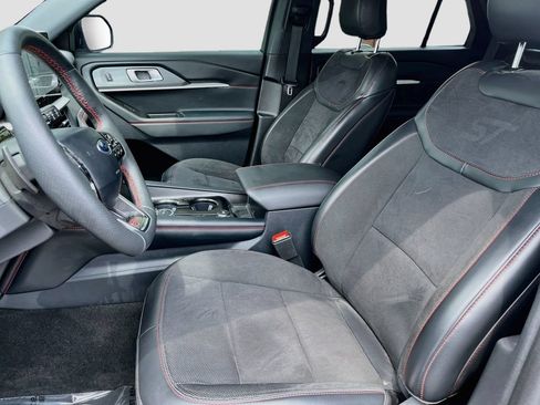 Used 2025 Ford Explorer ST AWD/4WD image 22