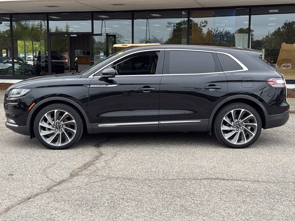 Used 2023 Lincoln Nautilus Reserve w/ Equipment Group 202A AWD/4WD image 9