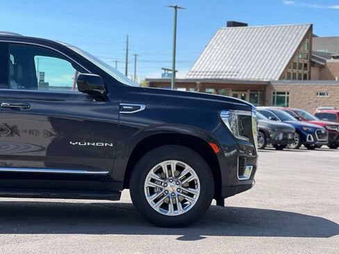 Used 2024 GMC Yukon XL SLT AWD/4WD image 10
