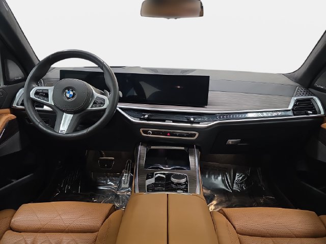 Certified 2025 BMW X7 xDrive40i w/ M Sport Package AWD/4WD image 9