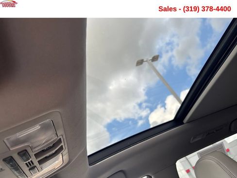 Used 2017 Toyota Highlander Limited Platinum AWD/4WD image 20