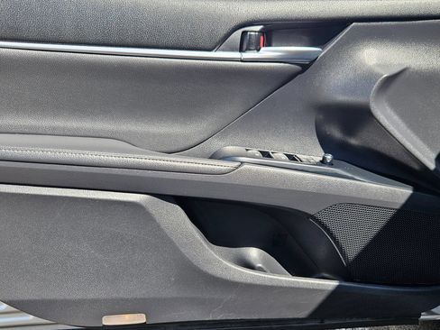 Used 2019 Toyota Camry XSE FWD image 9