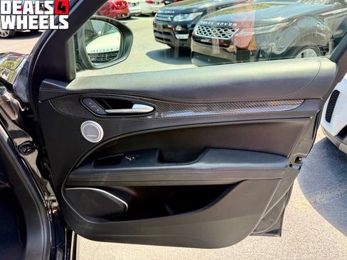 Used 2018 Alfa Romeo Stelvio Quadrifoglio w/ Driver Assist Dynamic Package AWD/4WD image 26