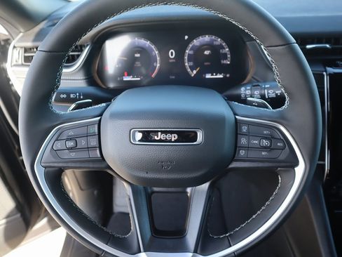 New 2025 Jeep Grand Cherokee L Altitude image 3